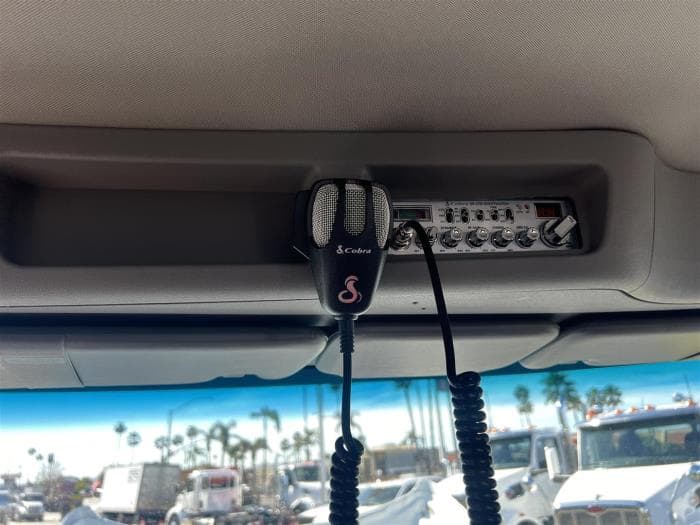 2025 Peterbilt 567 — photo 24