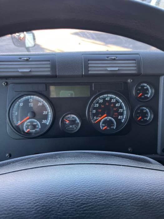 2020 Freightliner Cascadia — photo 16