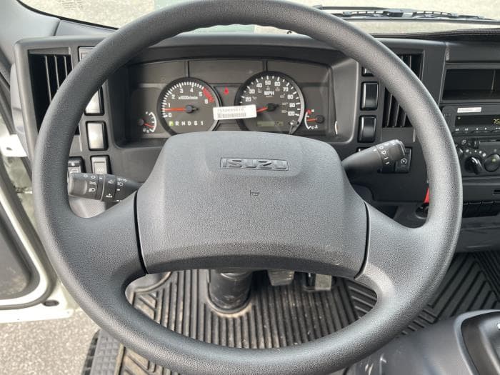 2026 Isuzu NPR — photo 12