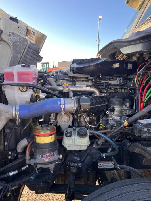 2020 Freightliner Cascadia — photo 24