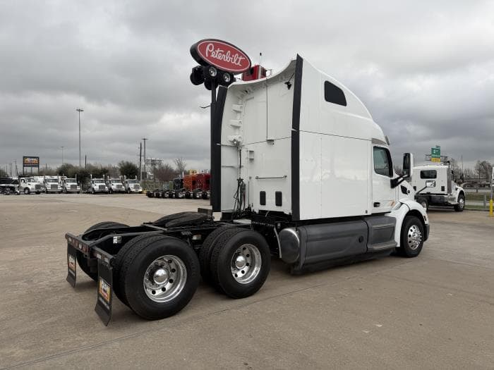 2021 Peterbilt 579 — photo 6