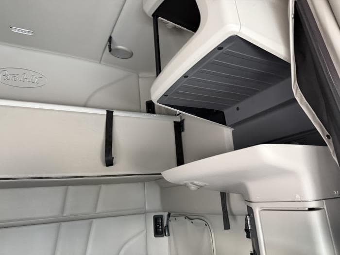 2021 Peterbilt 579 — photo 31