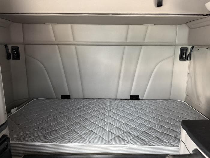 2021 Peterbilt 579 — photo 33