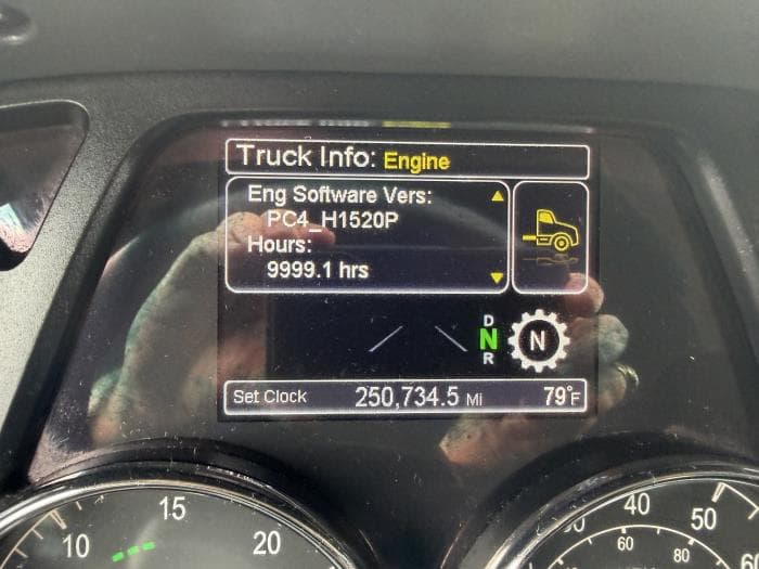 2021 Peterbilt 579 — photo 40