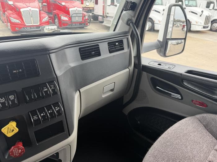 2024 Peterbilt 579 — photo 37