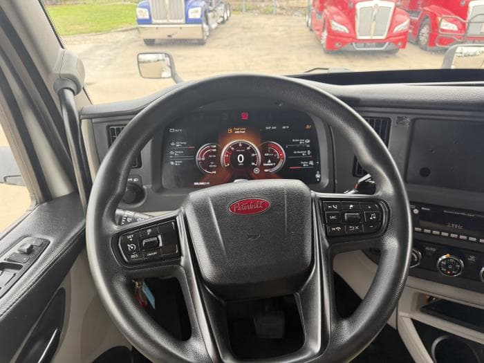 2024 Peterbilt 579 — photo 39