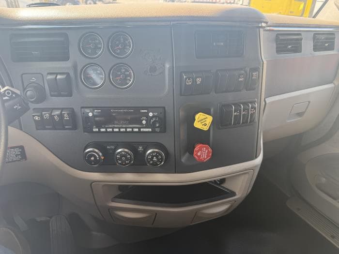 2022 Peterbilt 579 — photo 7