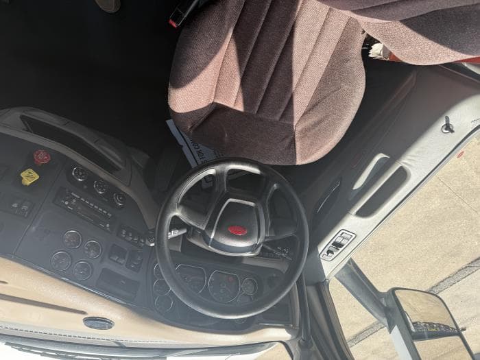 2022 Peterbilt 579 — photo 16