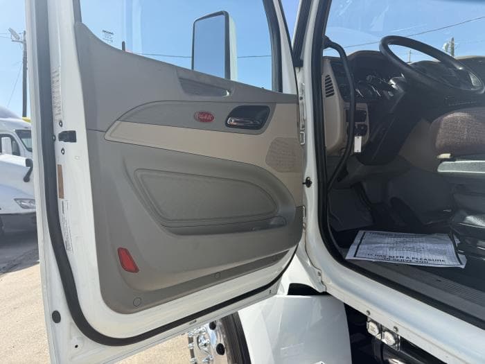 2022 Peterbilt 579 — photo 19