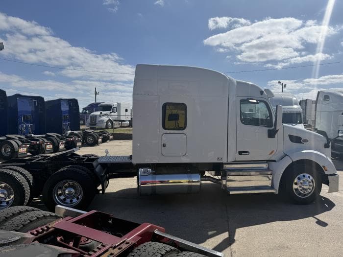 2022 Peterbilt 579 — photo 30