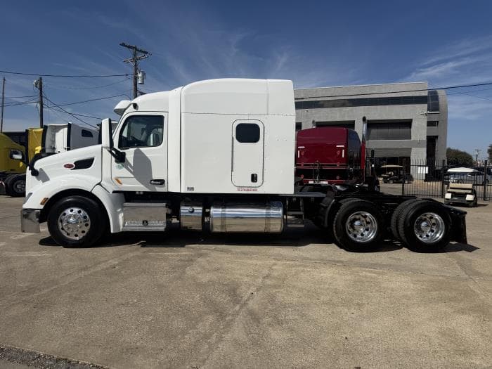 2022 Peterbilt 579 — photo 3