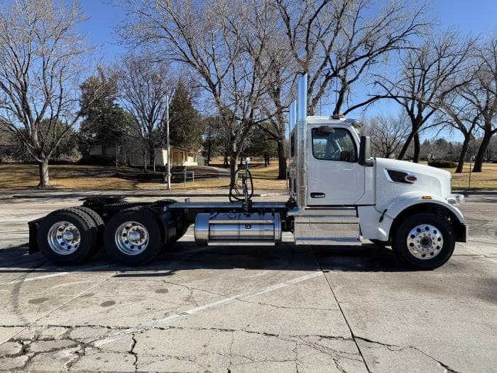 2027 Peterbilt 567 — photo 8