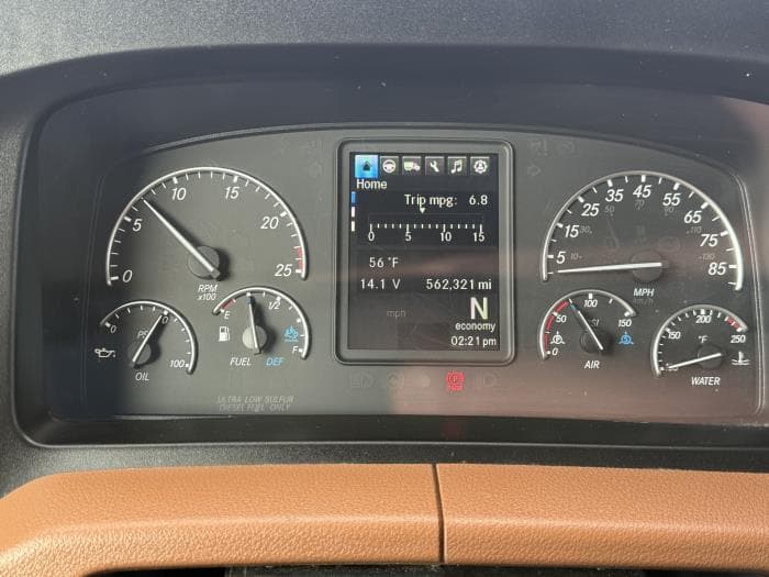 2022 Freightliner Cascadia — photo 11