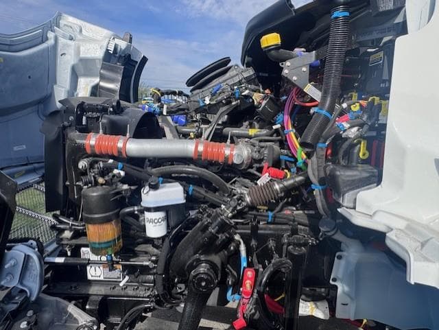 2026 Peterbilt 548 — photo 12