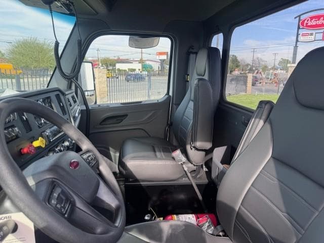 2026 Peterbilt 548 — photo 14