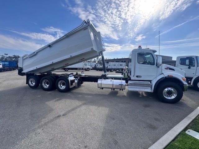 2026 Peterbilt 548 — photo 10