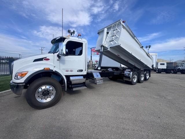 2026 Peterbilt 548 — photo 11