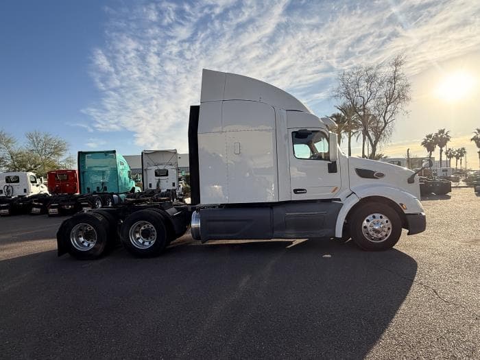 2020 Peterbilt 579 — photo 7