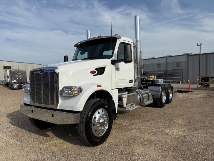 2027 Peterbilt 567 — photo 2