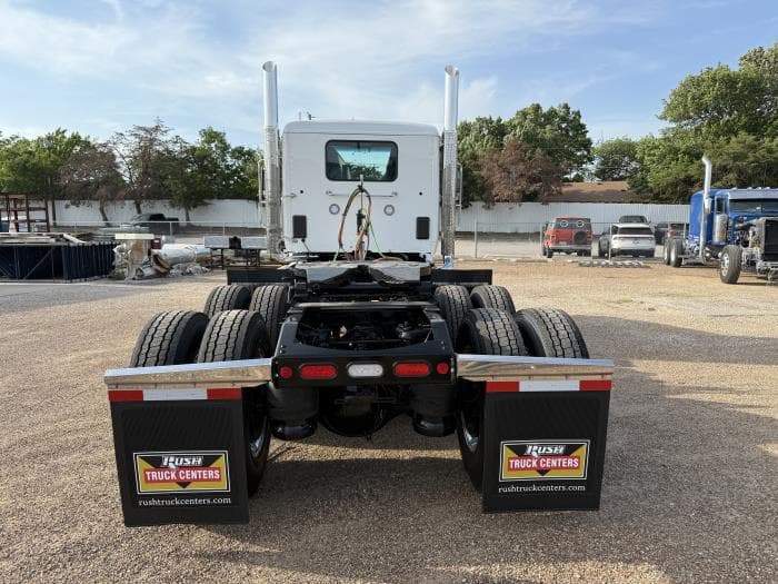 2027 Peterbilt 567 — photo 8