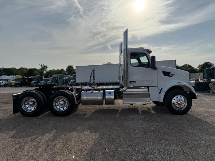 2027 Peterbilt 567 — photo 10