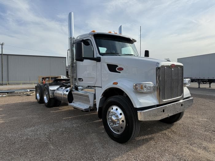 2027 Peterbilt 567 — photo 12