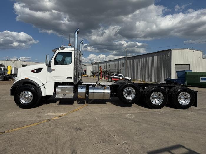 2027 Peterbilt 567 — photo 5