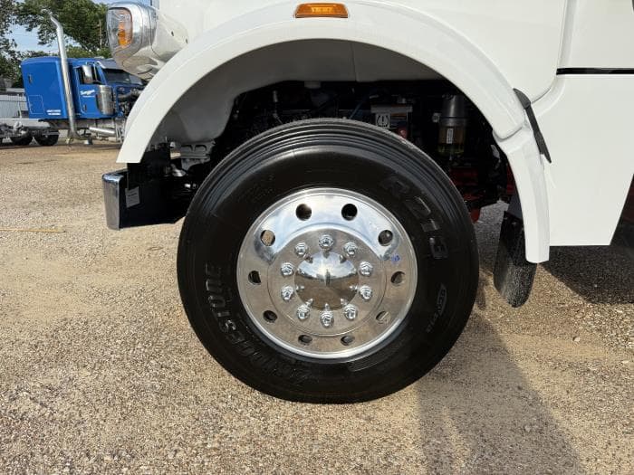 2027 Peterbilt 567 — photo 17