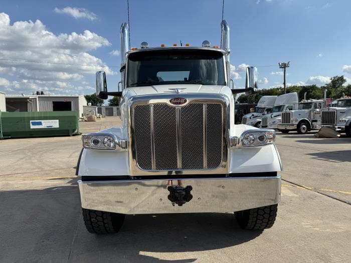 2027 Peterbilt 567 — photo 13