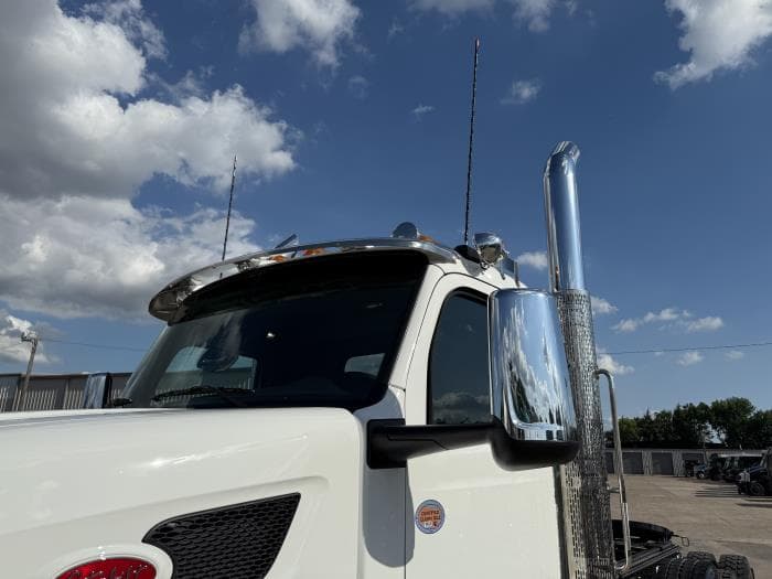 2027 Peterbilt 567 — photo 14