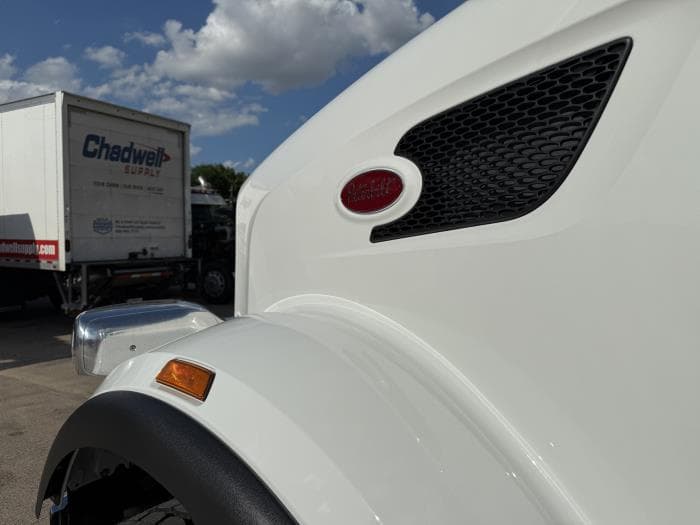 2027 Peterbilt 567 — photo 17