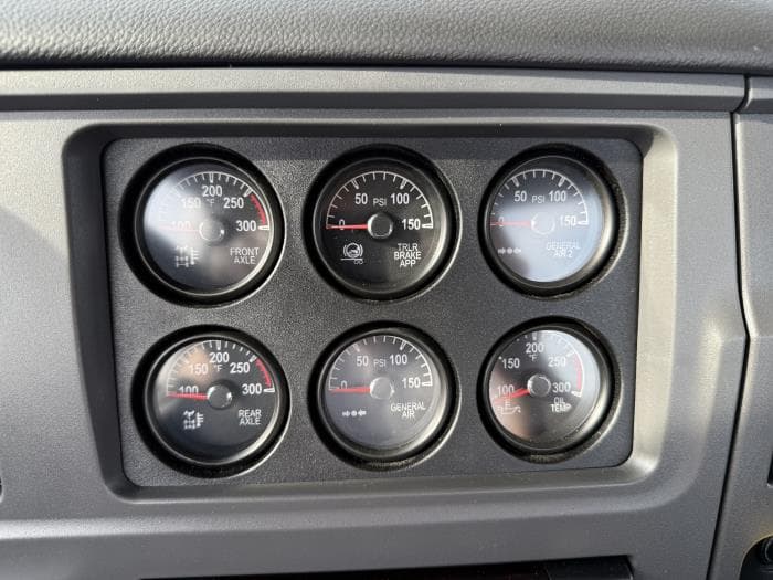 2027 Peterbilt 567 — photo 35