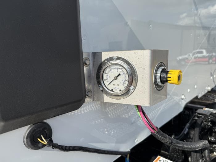 2027 Peterbilt 567 — photo 27