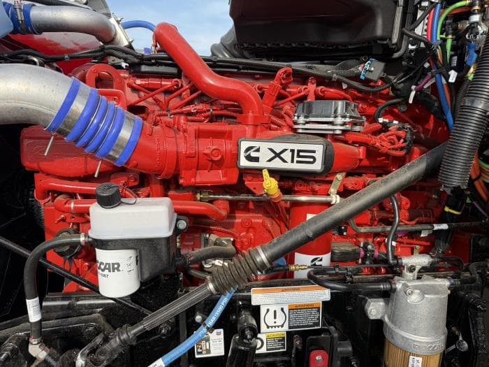 2027 Peterbilt 567 — photo 39