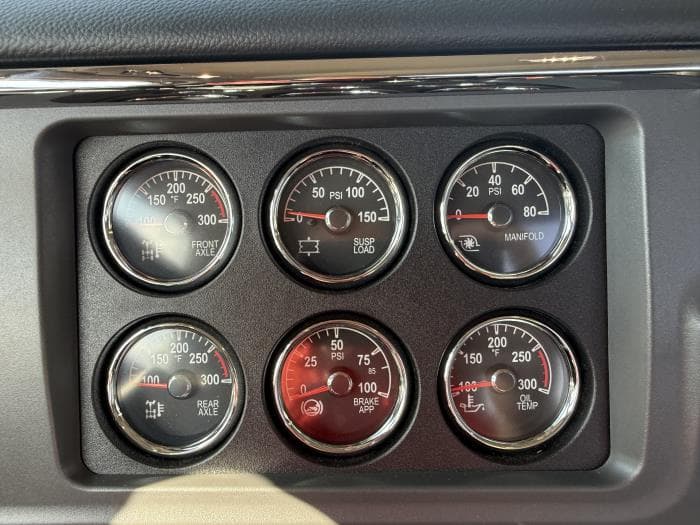 2027 Peterbilt 567 — photo 40