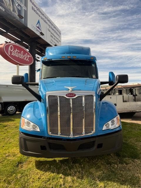 2025 Peterbilt 579 — photo 3