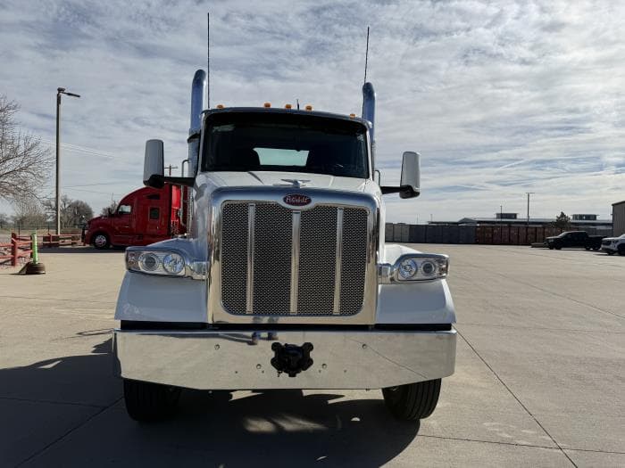 2027 Peterbilt 567 — photo 7