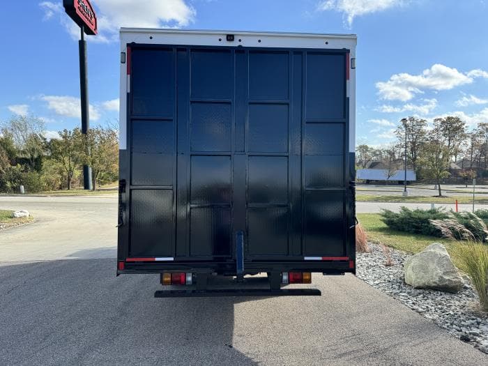 2026 Isuzu NPR — photo 5