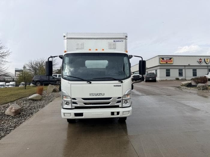 2025 Isuzu NPR — photo 15
