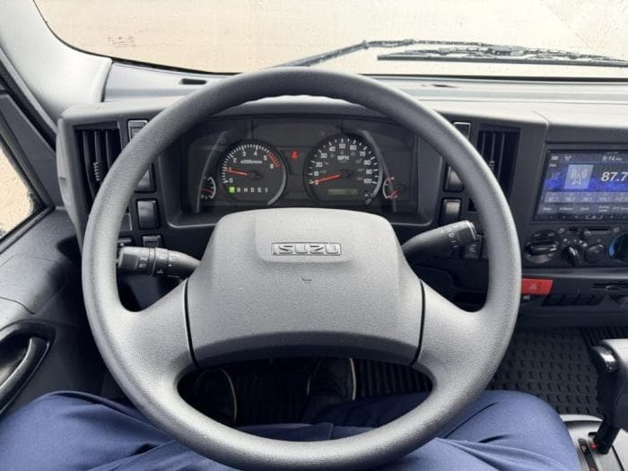 2025 Isuzu NPR — photo 24