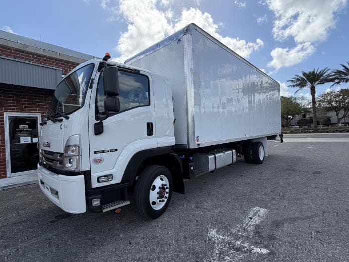 2026 Isuzu FTR — photo 2