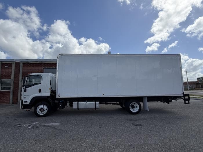 2026 Isuzu FTR — photo 3