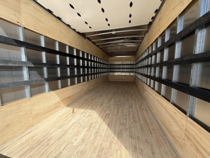 2026 Isuzu FTR — photo 8