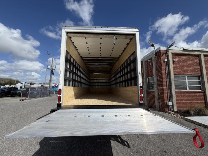 2026 Isuzu FTR — photo 7