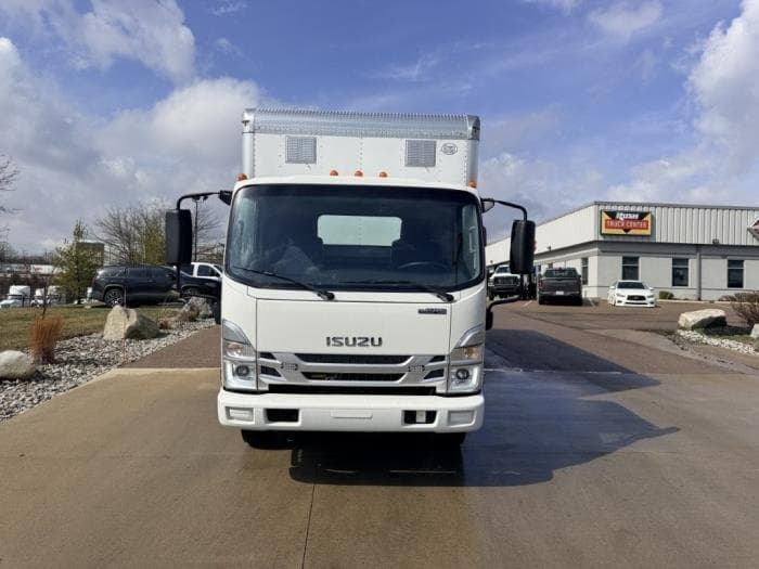 2026 Isuzu NPR — photo 6