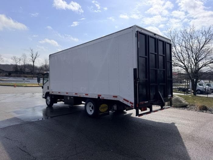 2026 Isuzu NPR — photo 10