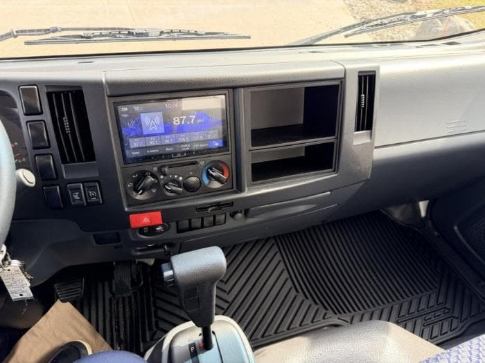 2026 Isuzu NPR — photo 25