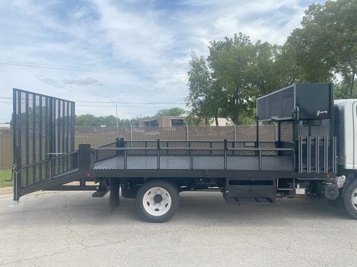 2025 Isuzu NRR — photo 3