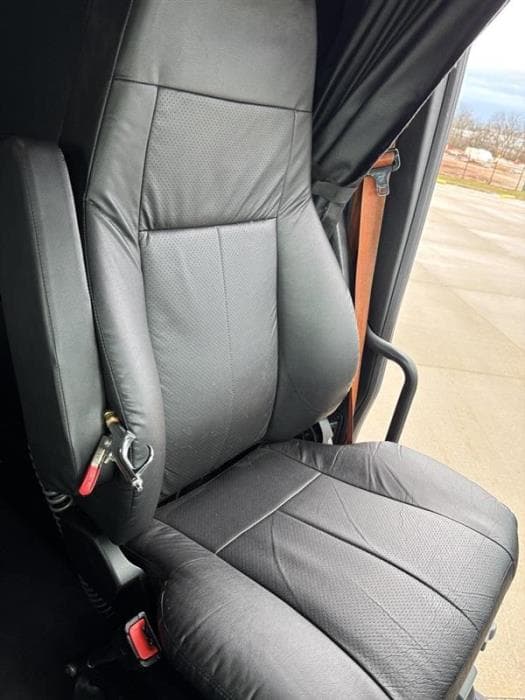 2023 Freightliner Cascadia — photo 17