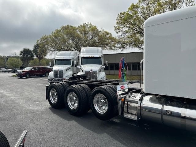 2027 Peterbilt 589 — photo 7
